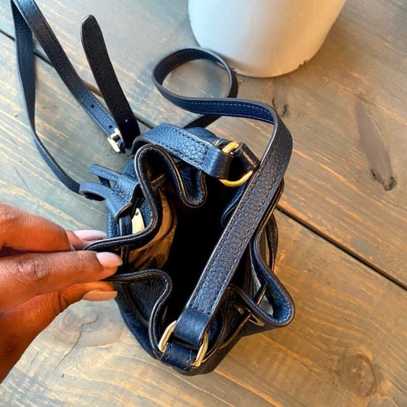 Michael Kors- small bucket bag - Picture 12 of 13